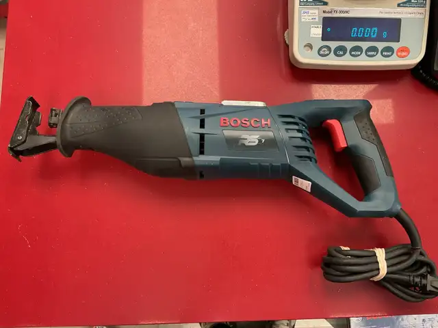 Scie alternative filaire Bosch