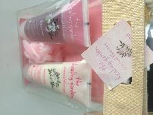 COFFRECADEAUNEUFJASMINE:LOTION HYDRATANTE,GELMOUSSAN ÉPONGE$10.0 - Photo 3