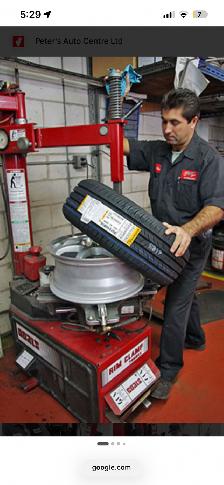 Laveur auto, aide installation de pneus - Photo 2