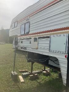 Truck camper - Photo 2