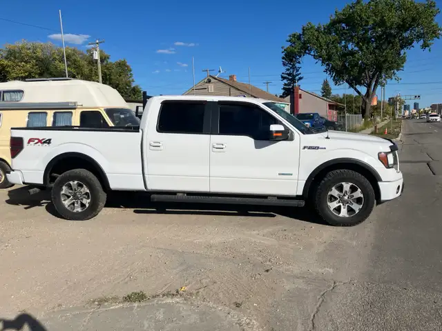 4x4 ~ 2012 Ford F150 FX4 Crew Cab ~ No Accidents,  SAFETIED