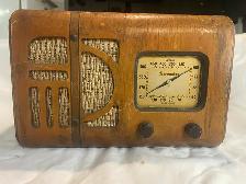 Art Deco 1930s Serenader Mohawk Radio Model 419B (OBO)