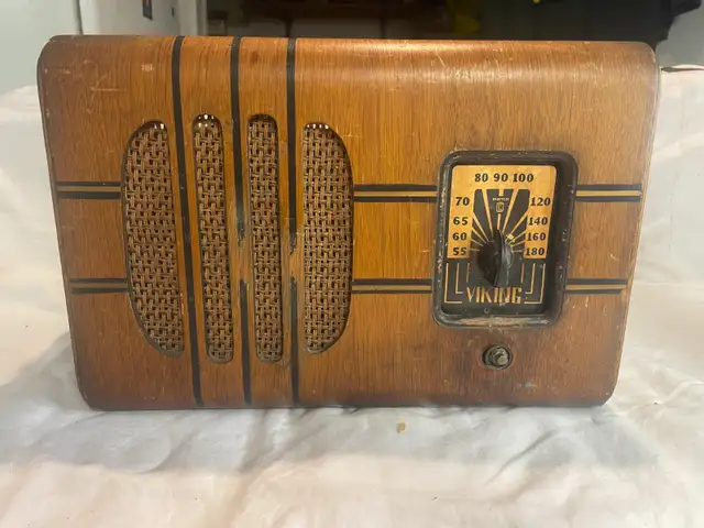 Rare 1938 Vintage Viking Radio (Model 851-E) - Powers On (OBO)