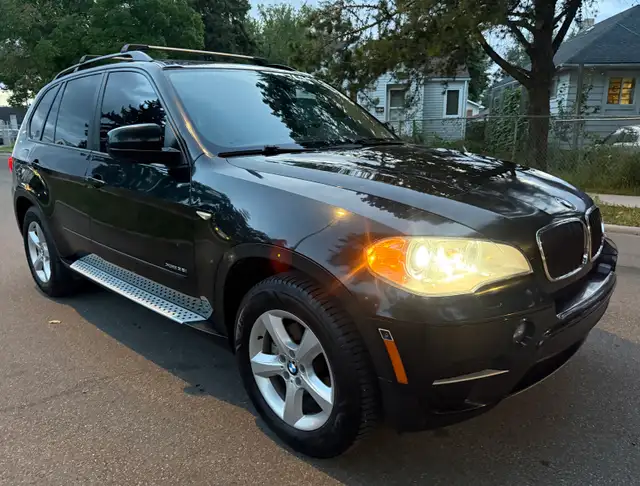 2012 BMW X5 xDrive35i – 7 PASSENGER