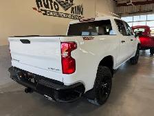 2025 Chevrolet Silverado 1500 Trail Boss Z71 / 4x4 / Crew - Photo 3