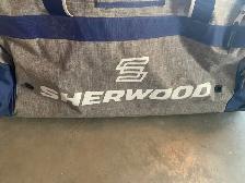 hockey bag with wheels