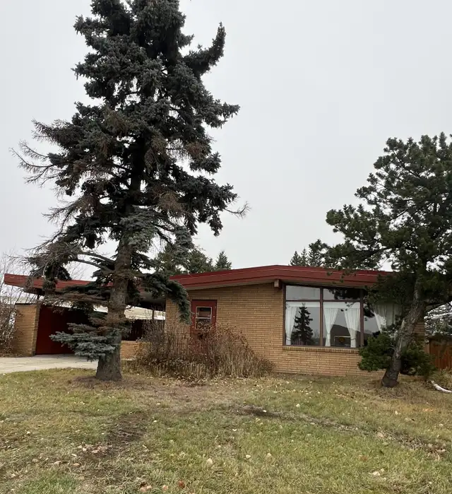 #4994- 4 Bedroom Home for Rent in Avondale. $1800. Avail Nov 1st