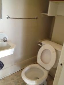 Larger 1BR c/w all utilities located east Downtown - Photo 3