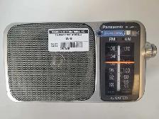 Panasonic RF2400D AM/FM Radio w/Cord/Manual (32070488) - Photo 2