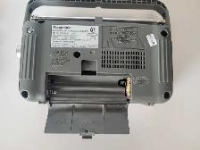Panasonic RF2400D AM/FM Radio w/Cord/Manual (32070488) - Photo 3