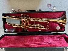 Yamaha Trumpet YTR1335 - Photo 4