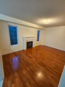 Beautiful 3-Bedroom Home for Rent in Ajax - Photo 2