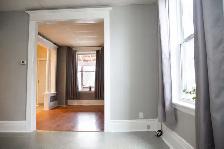 Bright, Spacious, Welcoming 4 Bedroom Home - Photo 5