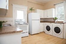Bright, Spacious, Welcoming 4 Bedroom Home - Photo 7