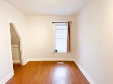 Bright, Spacious, Welcoming 4 Bedroom Home - Photo 17
