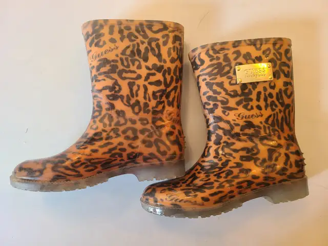 Guess Rain boots for girls Size 12