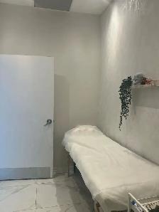 Hair Salon for Sale — 4.9★ Rated Turn-Key Business Richmond Hill - Photo 3