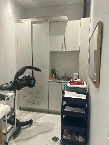Hair Salon for Sale — 4.9★ Rated Turn-Key Business Richmond Hill - Photo 4