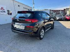 2021 Hyundai Tucson SE - Photo 3