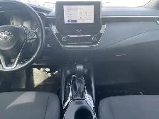 2025 Toyota Corolla SE SEDAN/NAVI APPLE CARPLAY/BACK UP CAM/SUNR - Photo 27