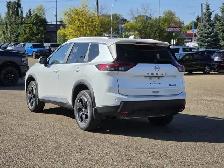 2024 Nissan Rogue SV Moonroof - Photo 4