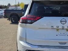 2024 Nissan Rogue SV Moonroof - Photo 13