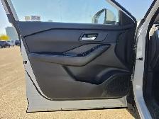 2024 Nissan Rogue SV Moonroof - Photo 16