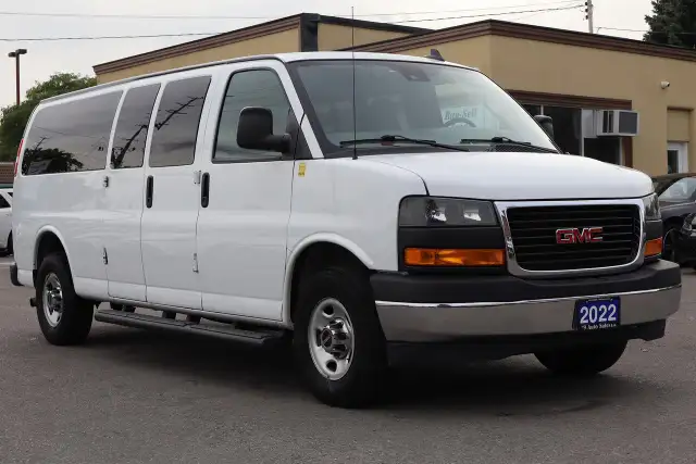 2022 GMC Savana RWD 3500 155' LT