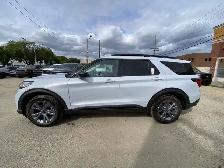 2026 Ford Explorer Active - Photo 4