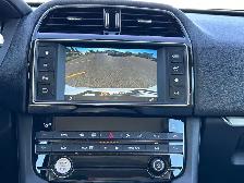 2017 Jaguar F-PACE 35t Prestige / AWD - Photo 20