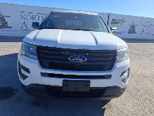 2017 Ford Explorer - Photo 2