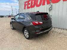 2018 Chevrolet Equinox LT AWD - Photo 2