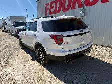 2017 Ford Explorer Sport 4WD - Photo 2