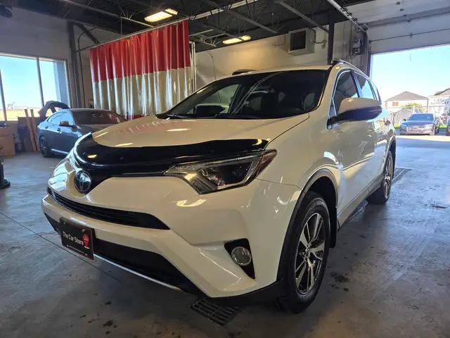 2018 Toyota RAV-4 1 Owner | 0 Accidents | New Tires
