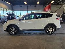 2018 Toyota RAV-4 1 Owner | 0 Accidents | New Tires - Photo 8