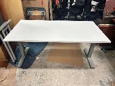 Excellent Quality Used Tables for Sale in your Budget - Call Us - Photo 4