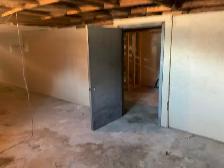 Prime commercial basement space close to downtown for rent - Photo 11