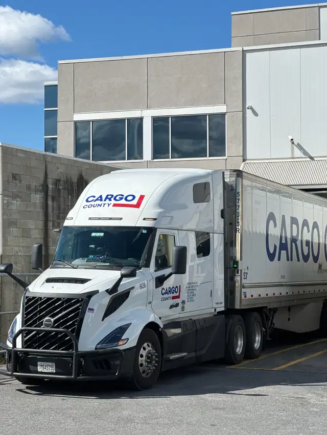 HIRING CLASS 1  DRIVERS! DAILY HOME! LONGUEIL QC TERMINAL.