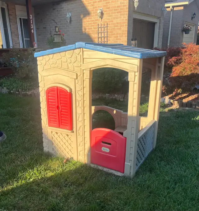 Little Tikes Playhouse Play house outdoor indoor