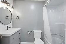 Remodelled cute n cozy 2bdrm bungalow located across Tokarz Park - Photo 7