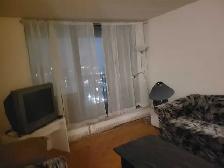 FURNISHED ROOMS FOR RENT.
