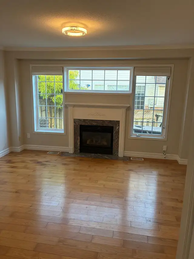 Ancaster town home, great location, newly renovated, spacious