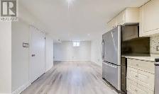 Gorgeous 3 bedroom apartment near Kennedy station - Photo 4