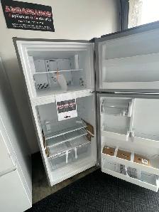 NEW 30" Moffat Top Freezer Fridge (18 Cu.Ft) Stainless Steel - Photo 3