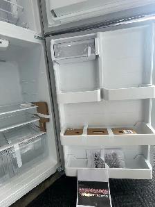 NEW 30" Moffat Top Freezer Fridge (18 Cu.Ft) Stainless Steel - Photo 7