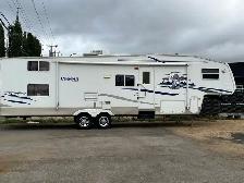 35’ cougar fifth wheel, Polar Series with Quad Bunks