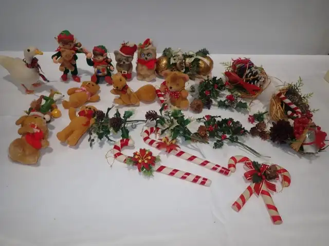 Retro-Style Christmas Ornaments