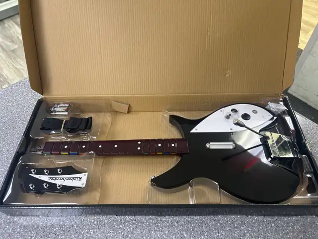 XBOX 360 The Beatles Rock Band Rickenbacker 325 Guitar Boxed