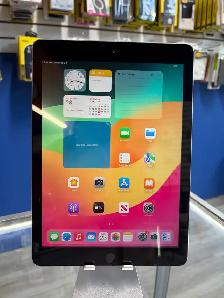iPad 6th Gen 128gb (Store Warranty) - Photo 2