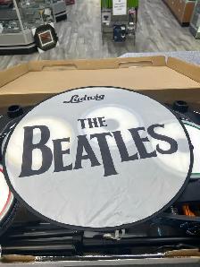 XBOX 360 The Beatles Rock Band Limited Edition Complete - Photo 7
